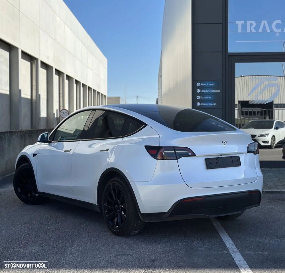 Tesla Model Y RWD - 2