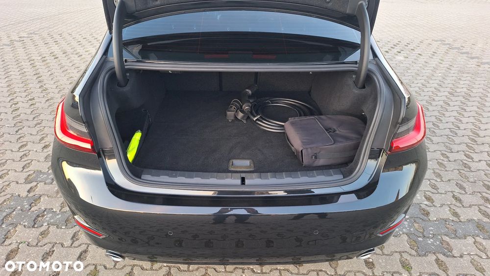 BMW Seria 3 330e M Sport - 19