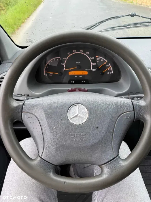 Mercedes-Benz Sprinter 208 - 7