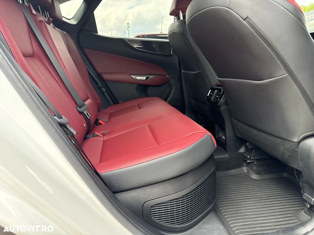 Lexus Seria NX - 13