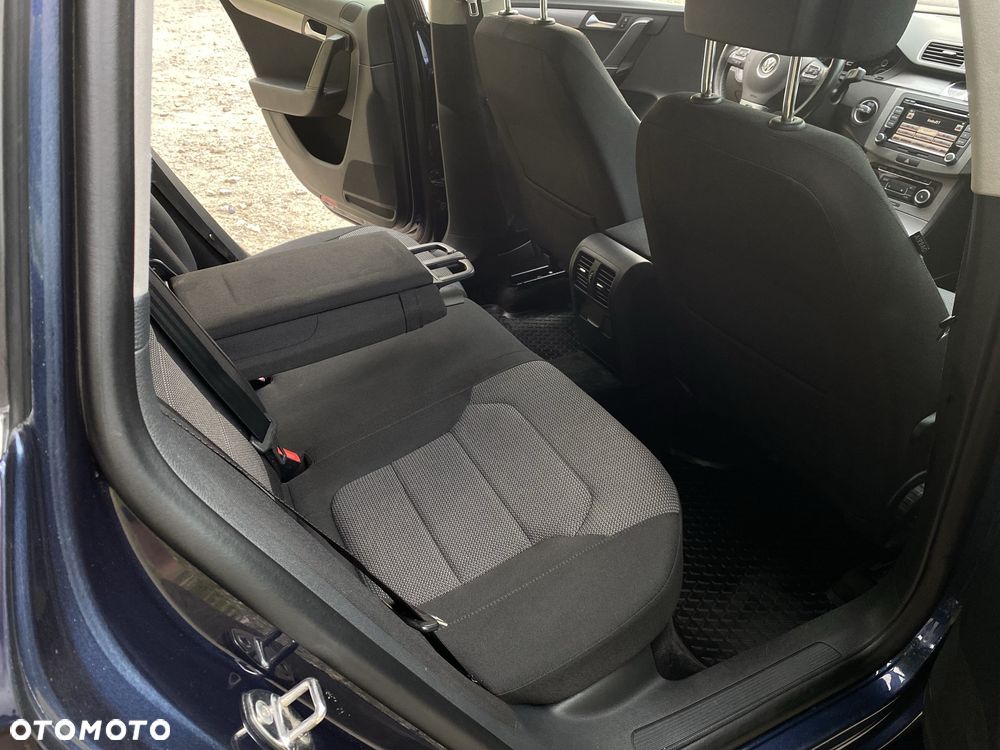 Volkswagen Passat 2011 photo 4