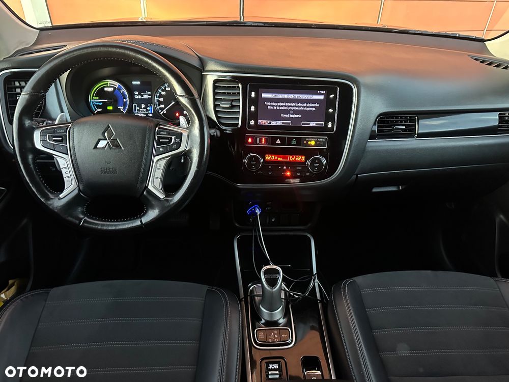 Mitsubishi Outlander - 22