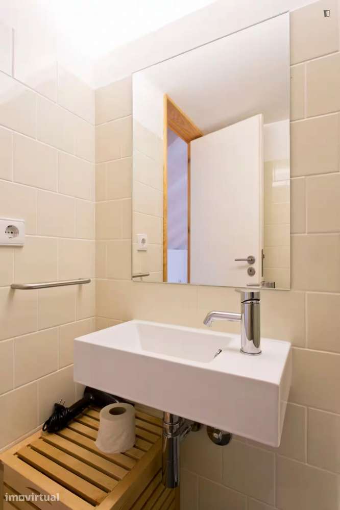 Apartamento com 1 quartos - localizado em Miragaia Porto - Grande imagem: 2/14