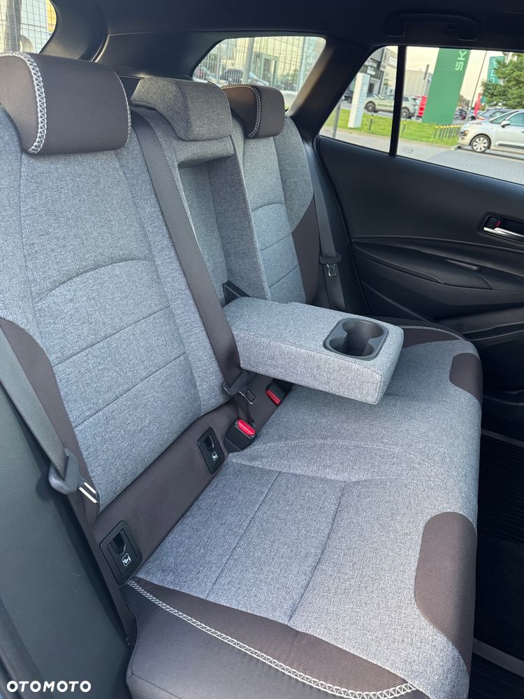 Toyota Corolla 1.8 Hybrid Trek - 24