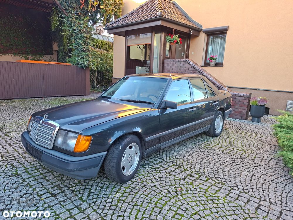 Mercedes-Benz W124