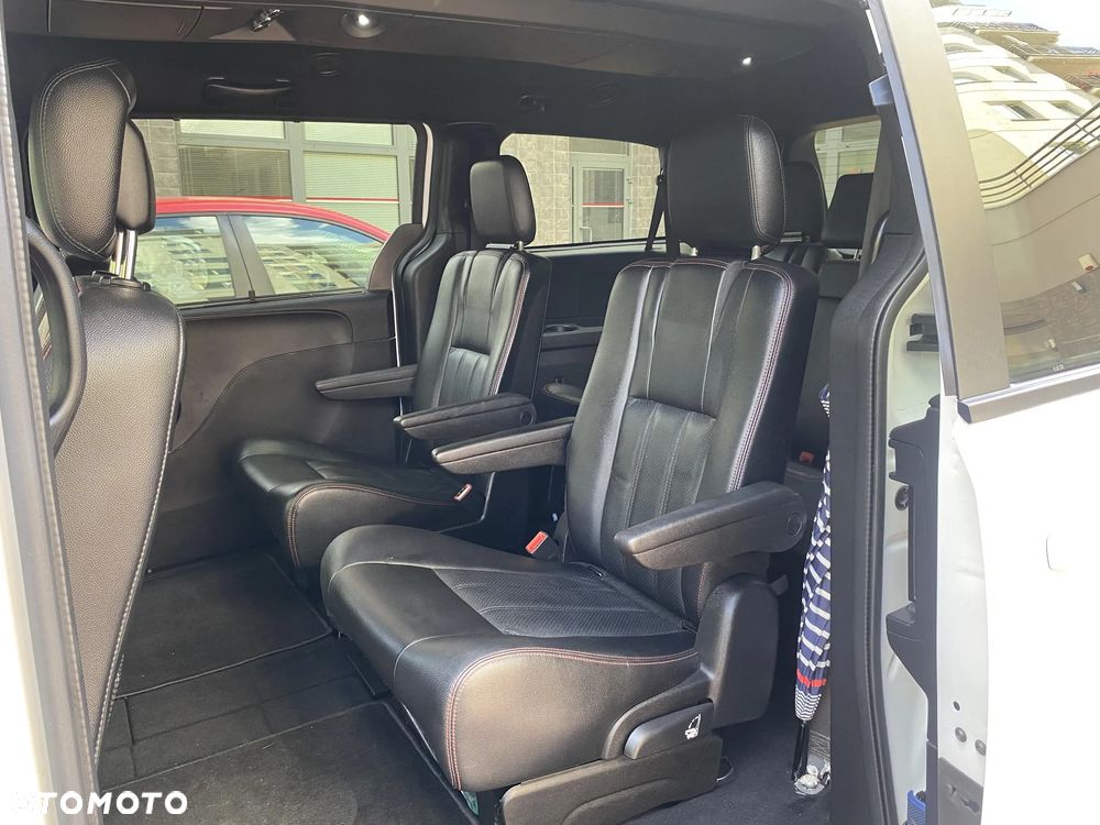 Dodge Grand Caravan 3.6 R/T - 10