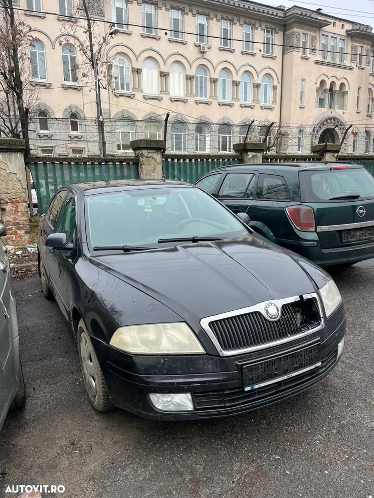Dezmembrez Skoda Octavia 2 negru 1,6 benzina 2007 - 9