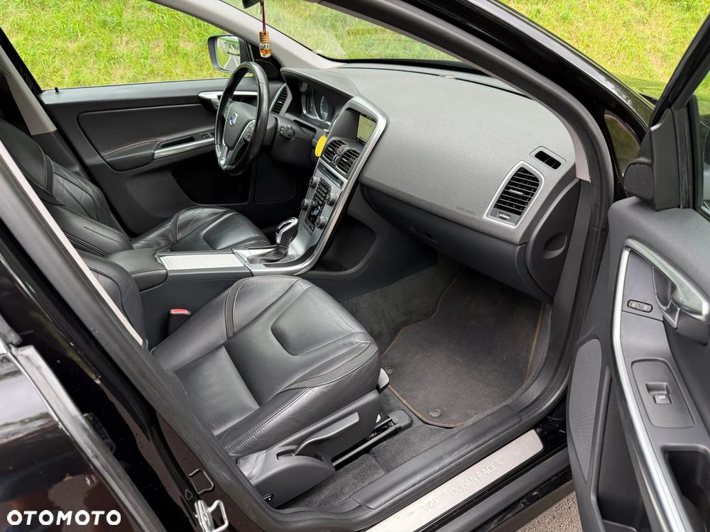 Volvo XC 60 D4 Drive-E Ocean Race - 10