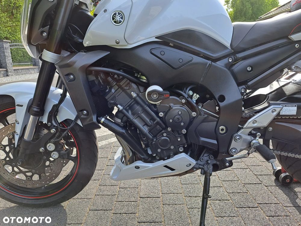 Yamaha FZ - 12