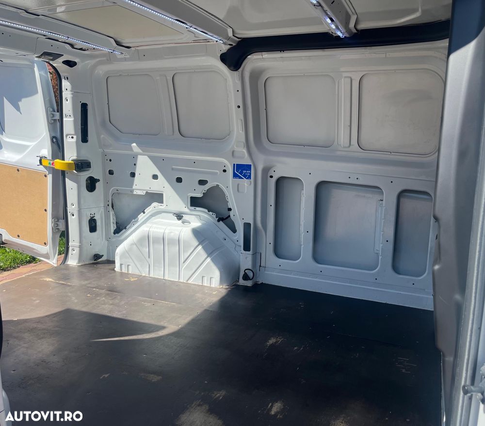 Ford Transit Custom - 11