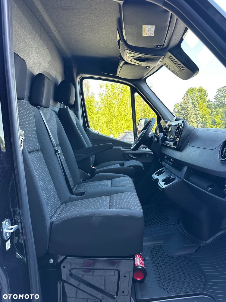 Mercedes-Benz Sprinter - 28