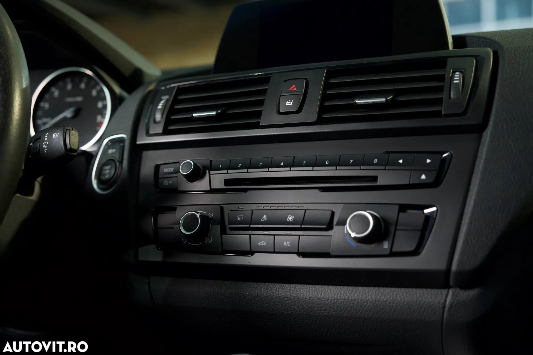 BMW Seria 1 114i - 25