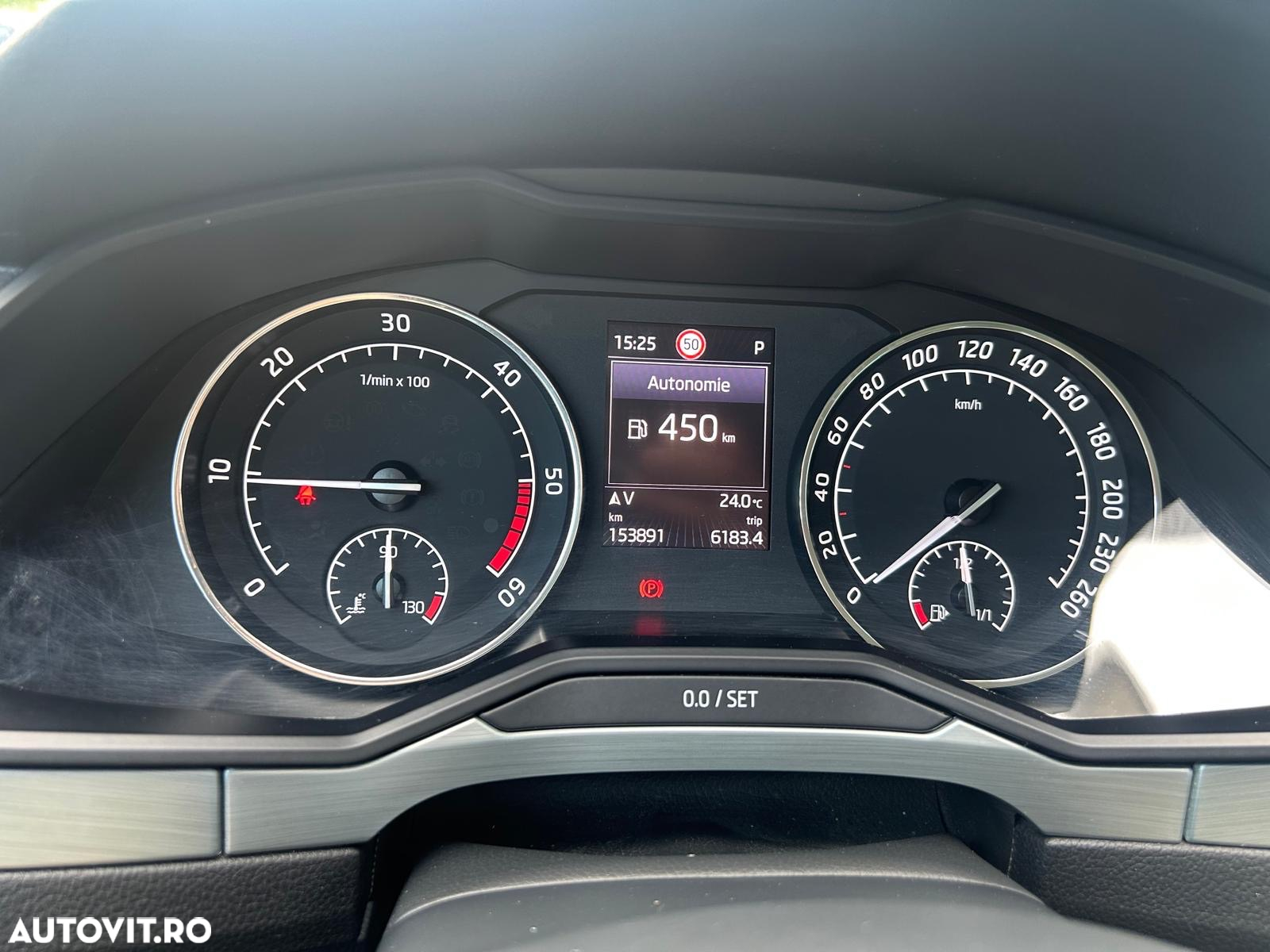 Skoda Superb 2.0 TDI 4X4 DSG Ambition - 29