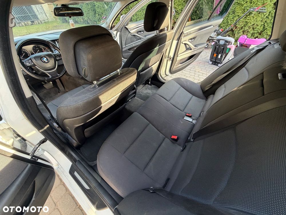 BMW Seria 5 530d xDrive Luxury Line - 24