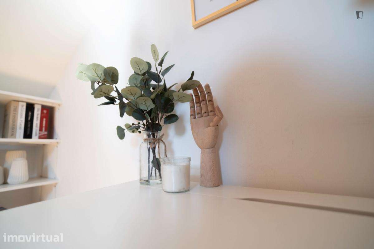 Quarto - localizado em Marquês de Pombal Lisbon - Grande imagem: 5/27