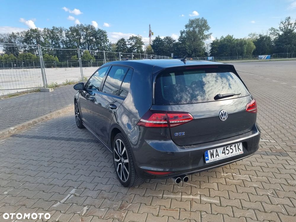 Volkswagen Golf - 13