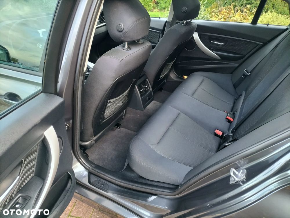 BMW Seria 3 318d DPF Edition Exclusive - 14