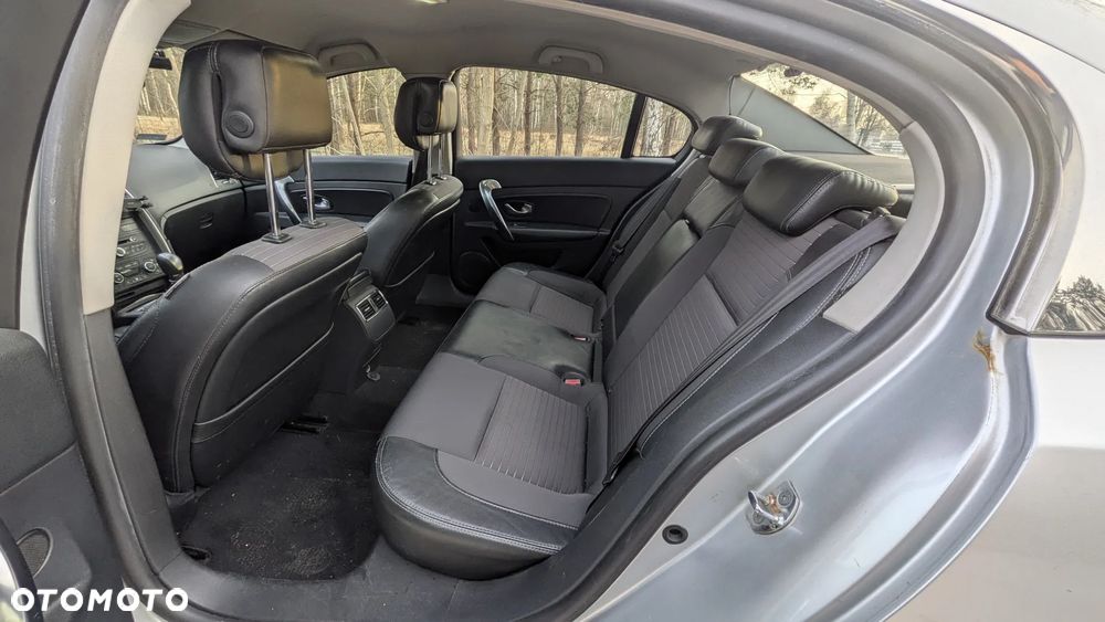 Renault Latitude 2.0 dCi Privilege - 10