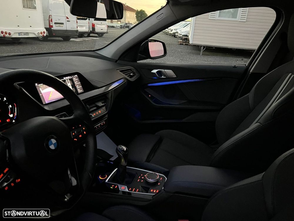 BMW 118 d Line Urban - 37