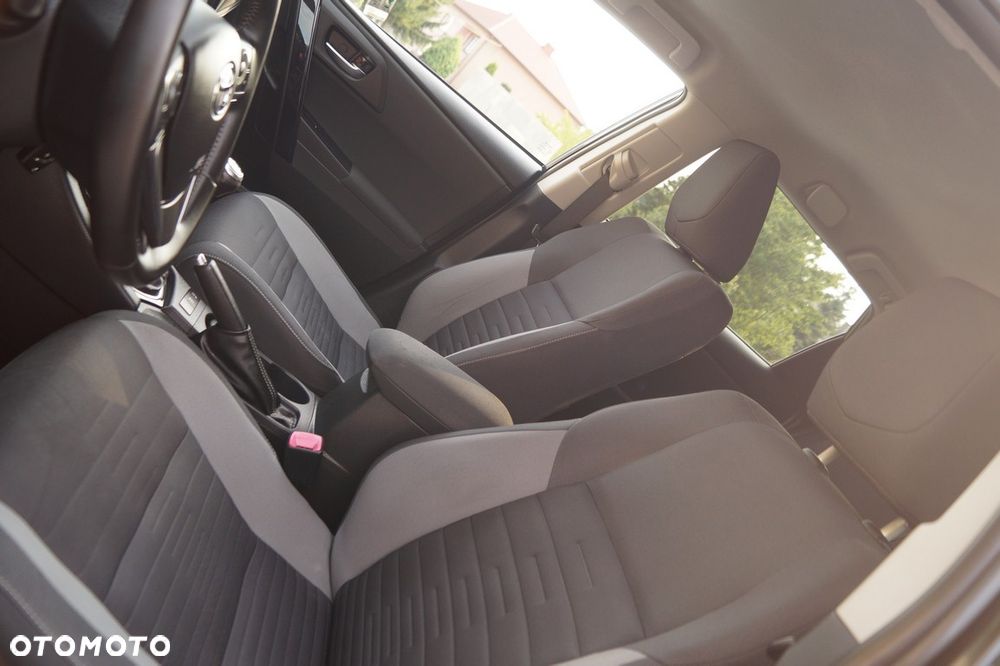 Toyota Auris 1.6 D-4D Executive - 19