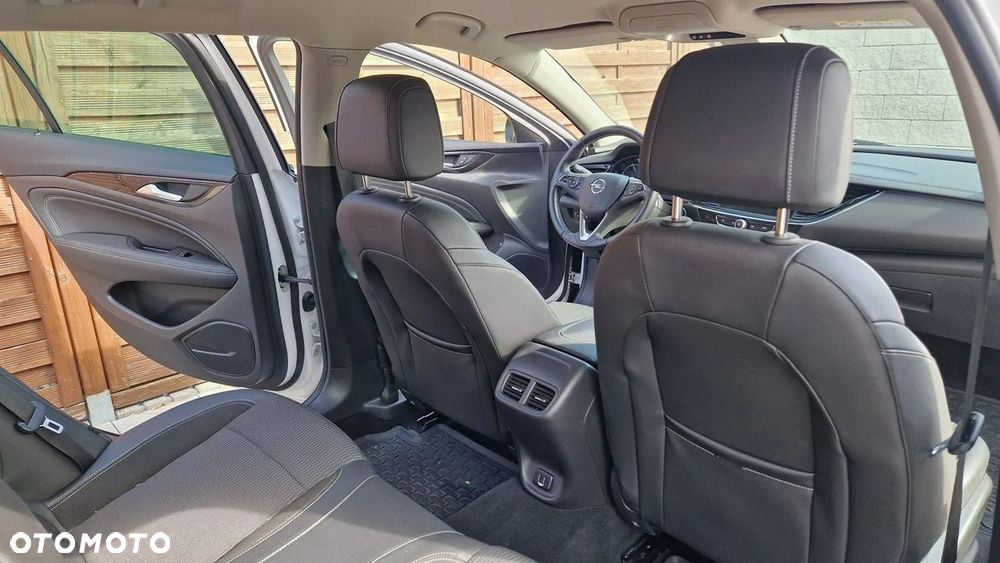 Opel Insignia - 16