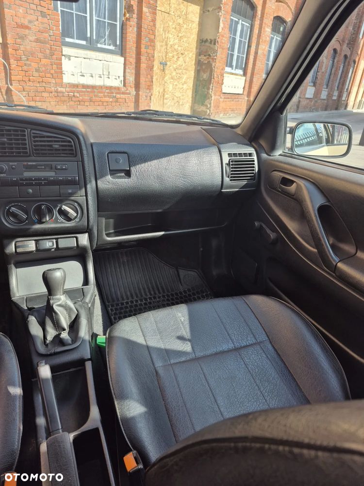 Volkswagen Passat 1.9 TDI CL - 27