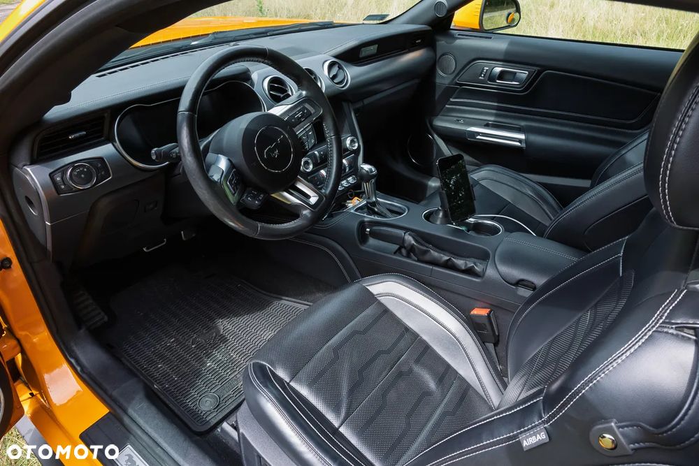 Ford Mustang - 6