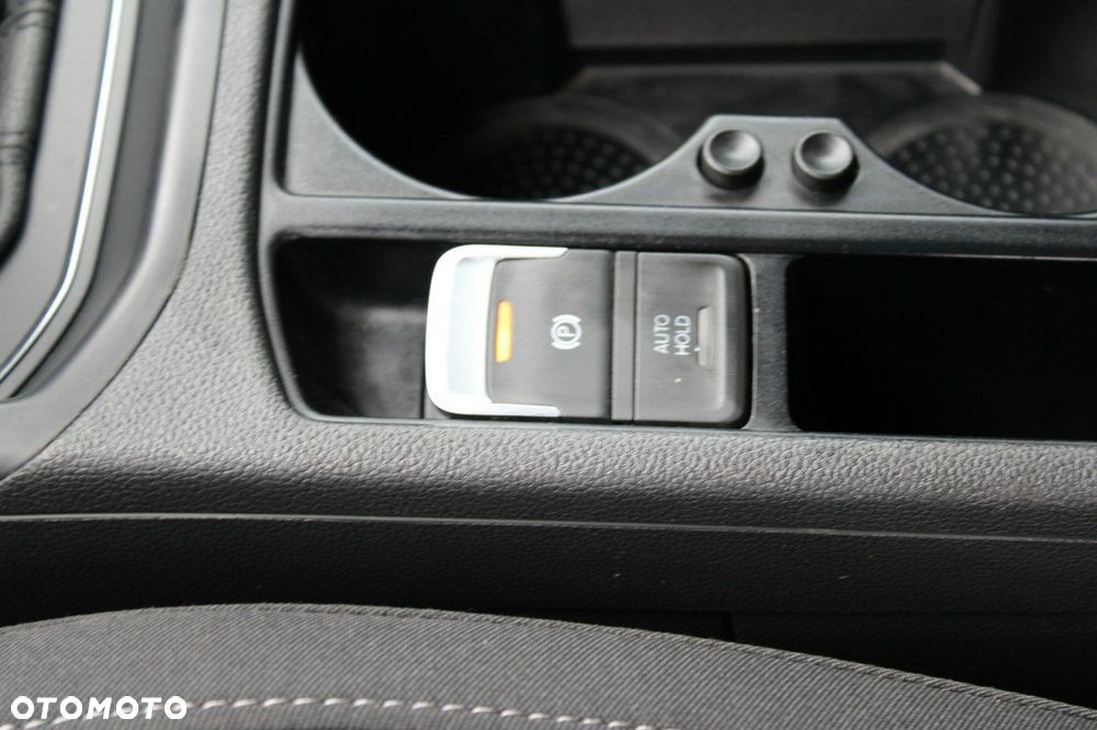 Volkswagen Touran - 27