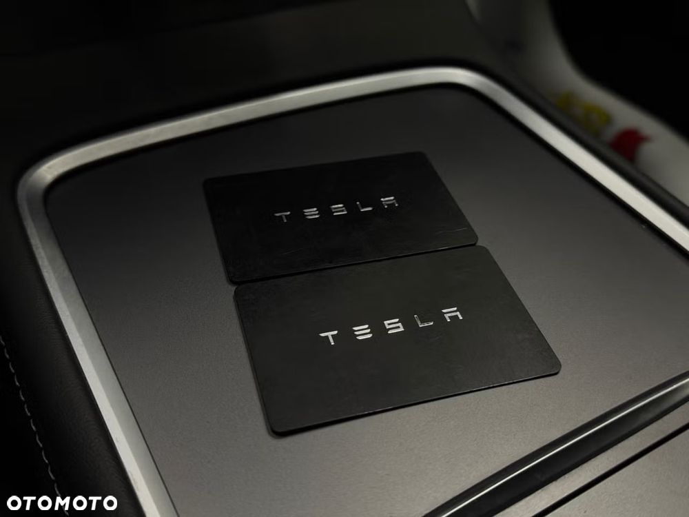 Tesla Model 3 - 13