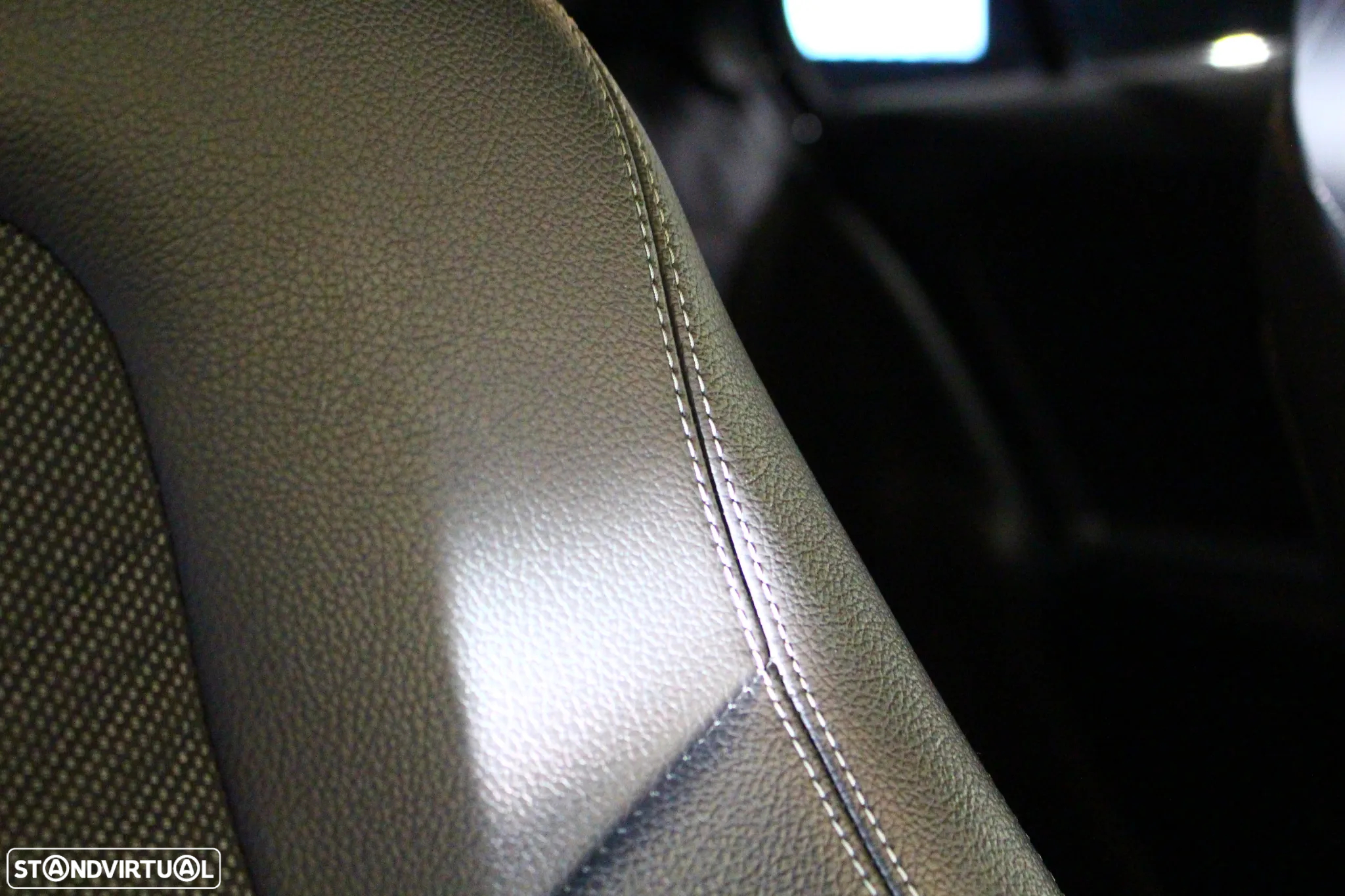 Mercedes-Benz A 250 Limousine e Style Plus - 12