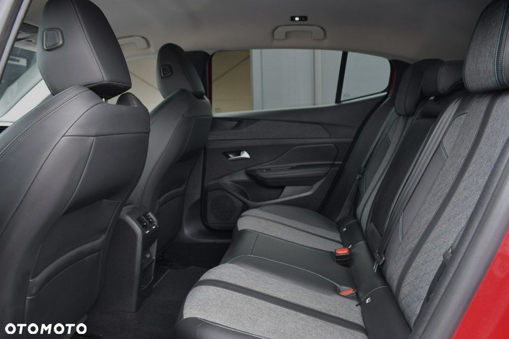 Peugeot 408 1.2 PureTech Allure Pack S&S EAT8 - 16