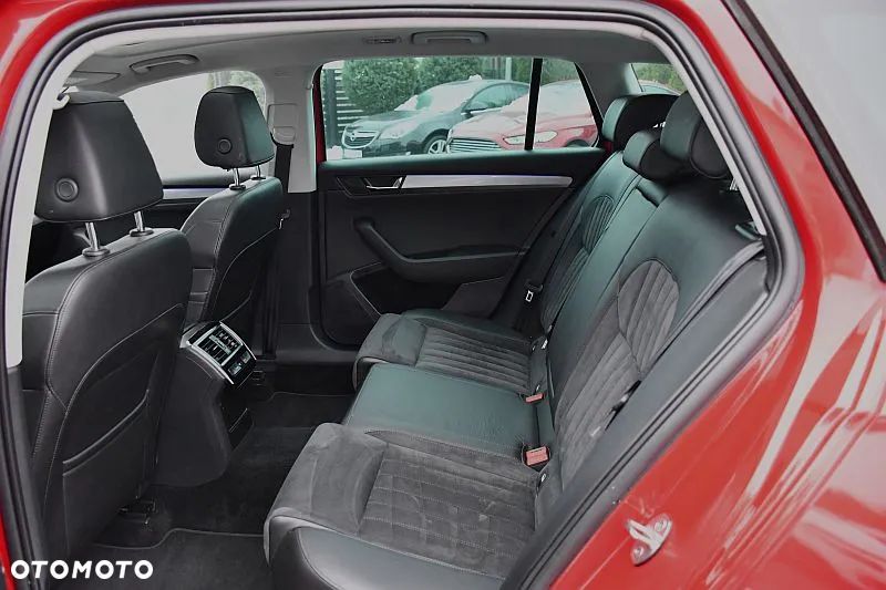 Skoda Superb 2.0 TDI SCR Sportline DSG - 21