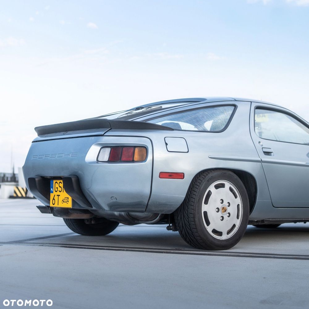 Porsche 928 - 5