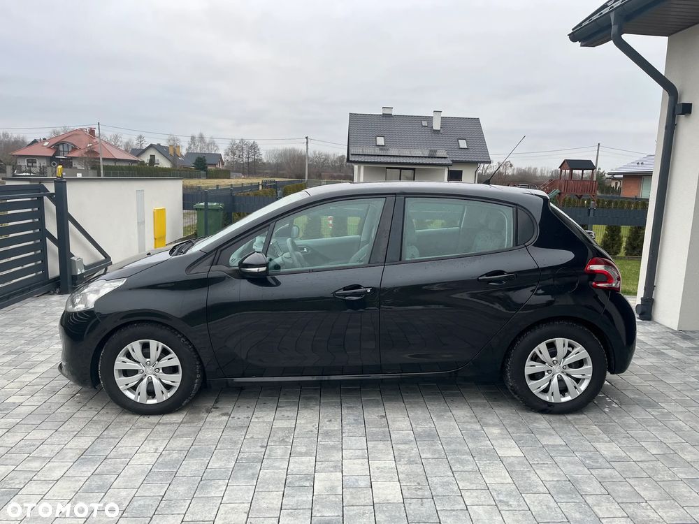 Peugeot 208 - 5