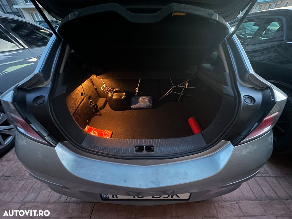 Opel Astra 1.4i Cosmo - 9
