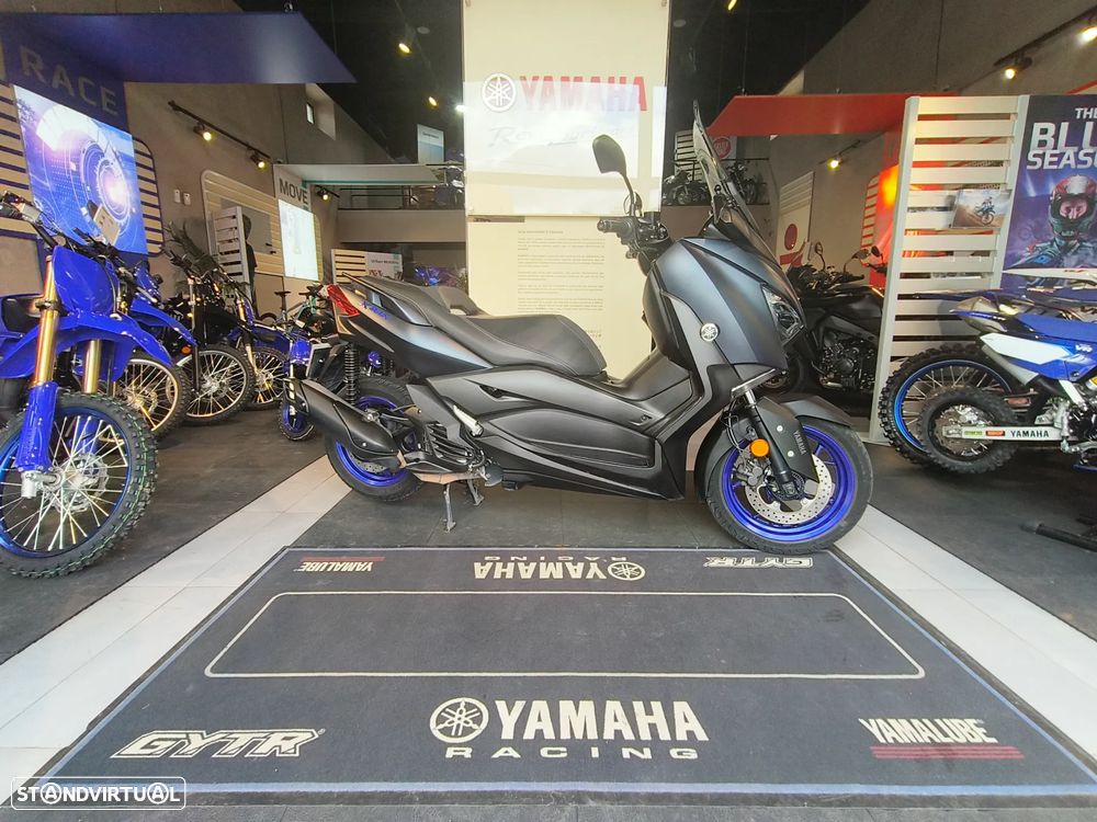 Yamaha X-Max - 1