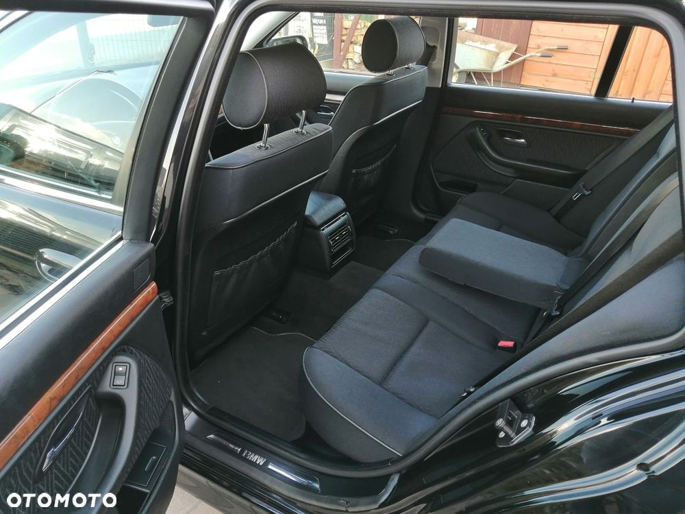 BMW Seria 5 520i Touring - 14