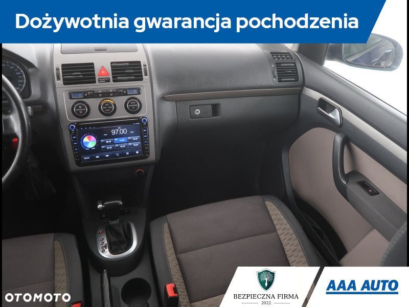 Volkswagen Touran - 9