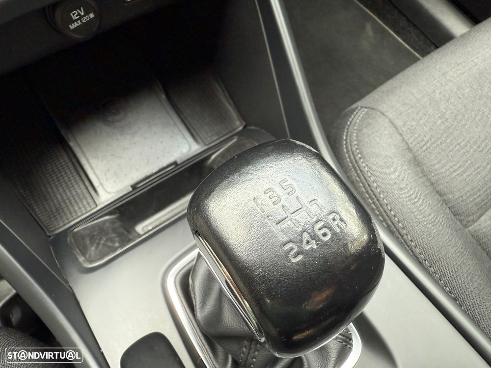 Volvo XC 40 1.5 T3 Tech Edition - 21