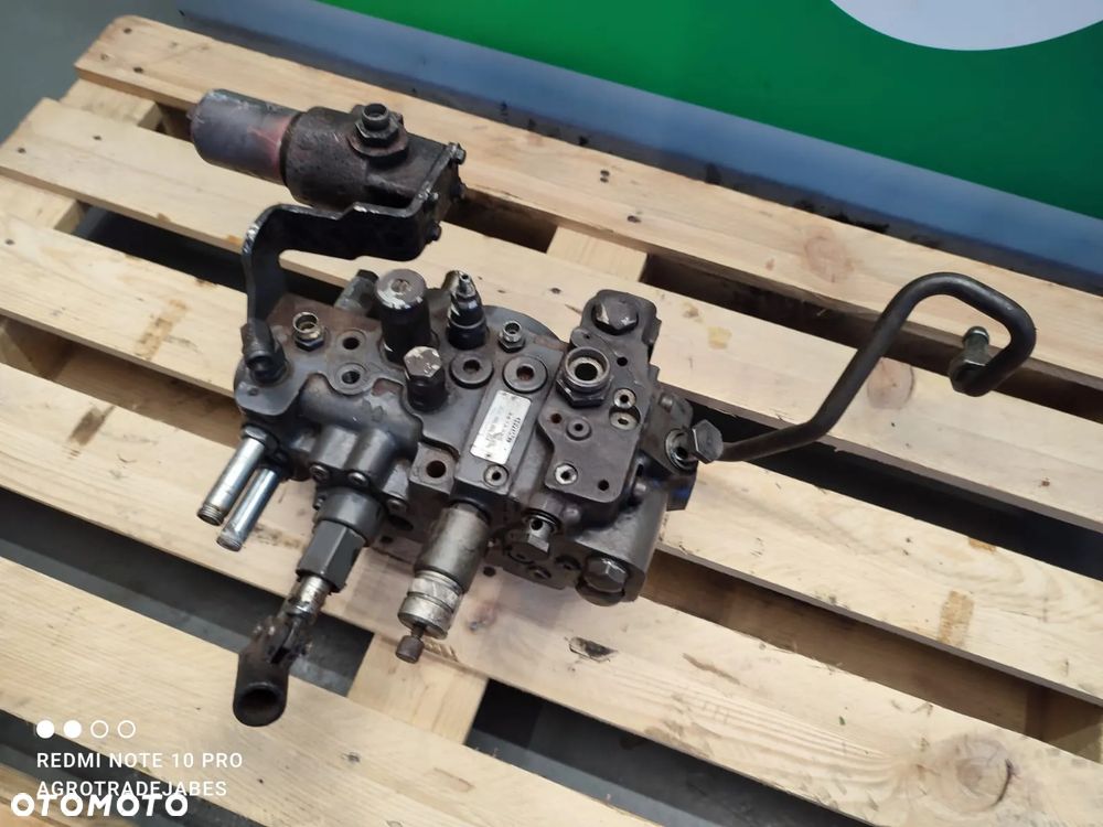 Rozdzielacz hydrauliczny HYDAC 3472395 FENDT 826 VARIO SCR - 3
