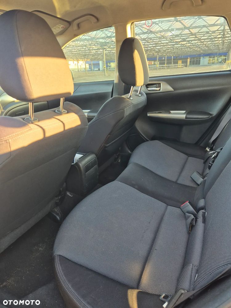Subaru Impreza 2.0D RS - 10