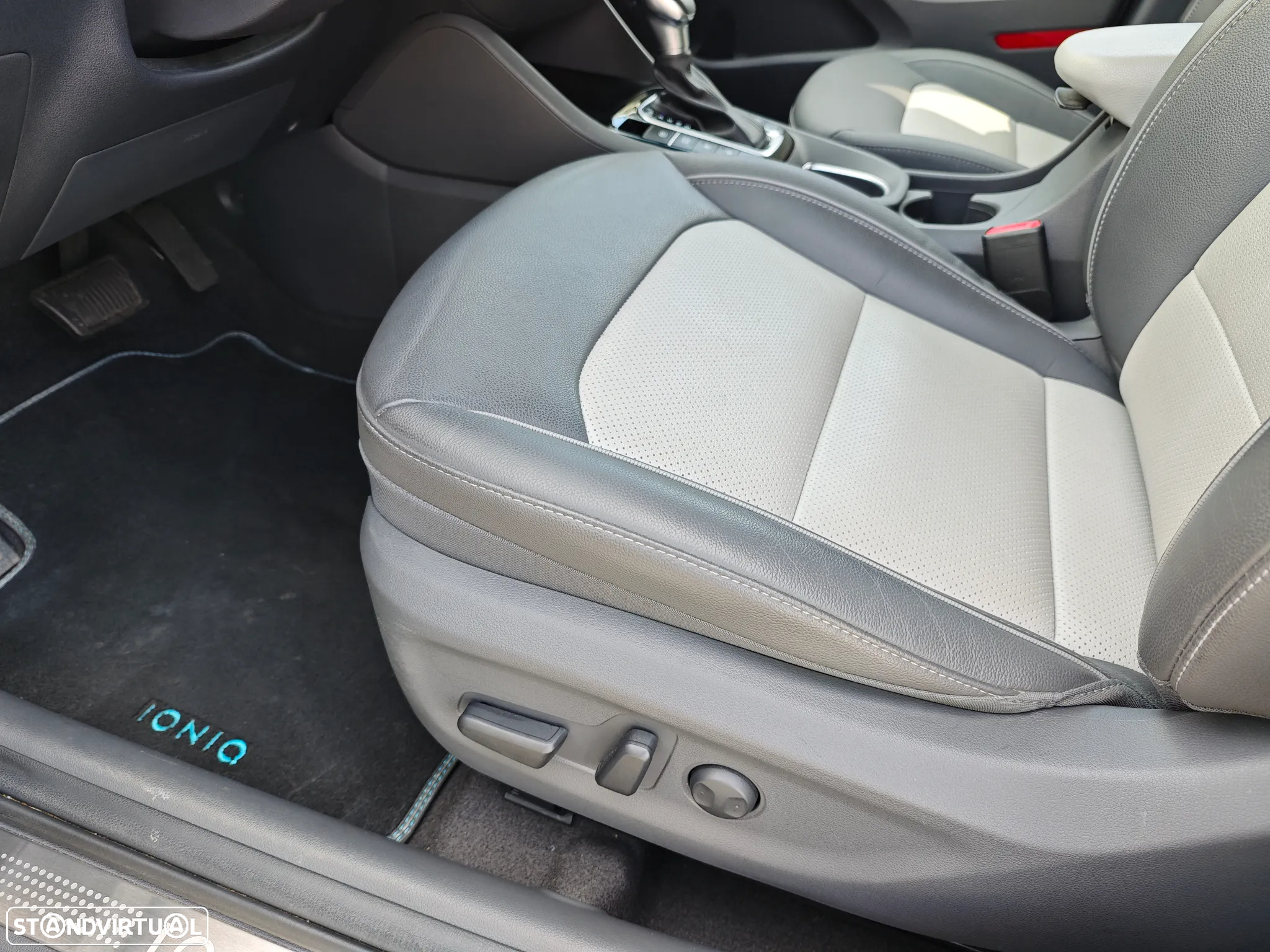 Hyundai Ioniq 1.6 GDI HEV Pack Plus - 38