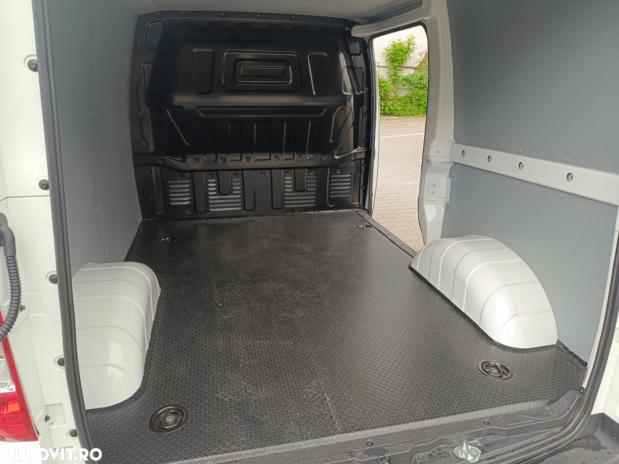 Maxus eDeliver 5 - 16