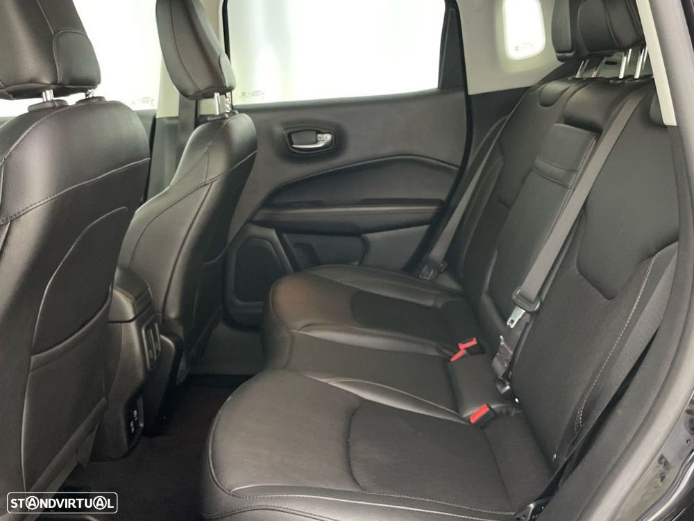 Jeep Compass 1.3 T Limited DCT - 12