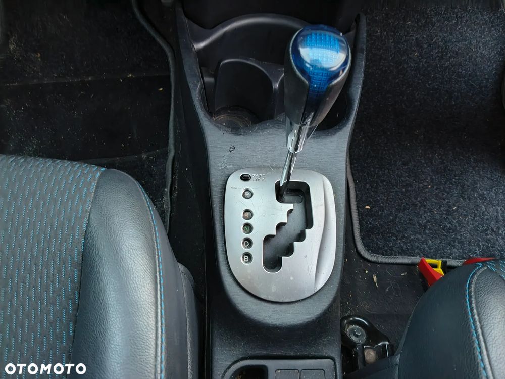 Toyota Yaris 1.5 VVT-i Comfort mit Design Paket - 10