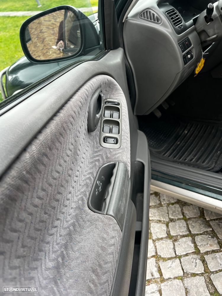 Suzuki Grand Vitara Metal Top 2.0 TDi - 17