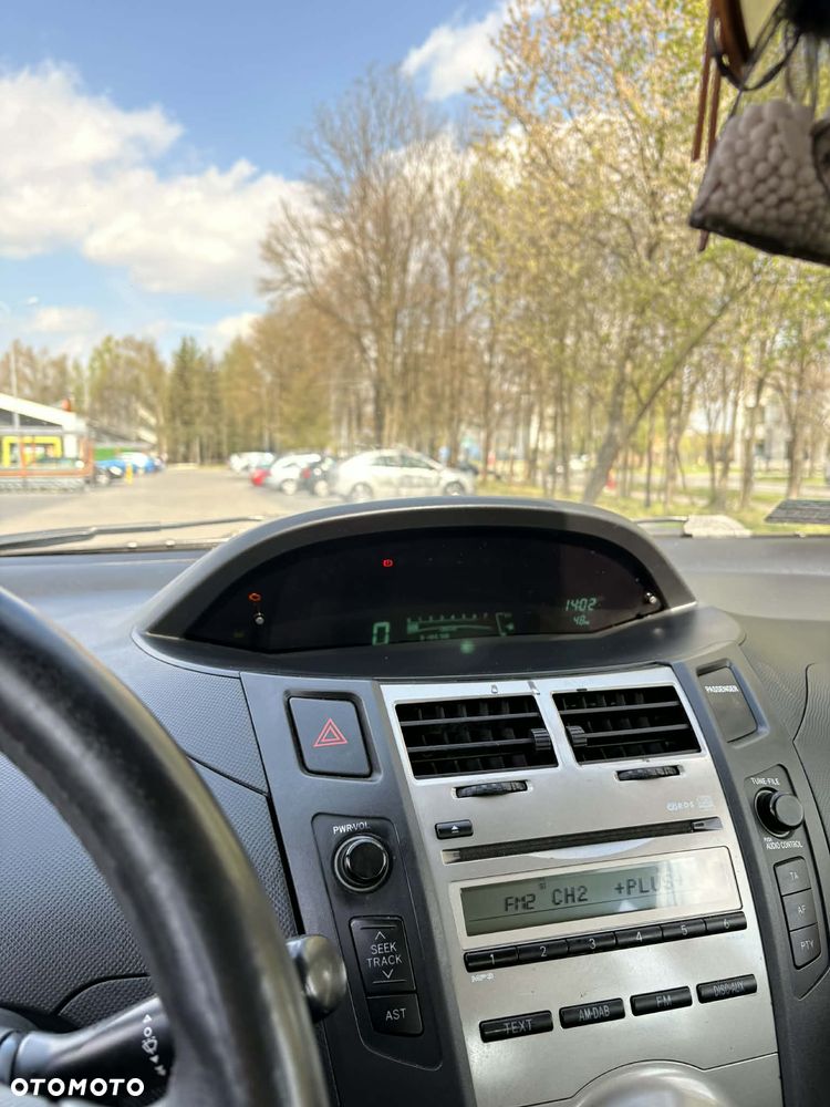 Toyota Yaris 1.0 Entry EU5 - 13