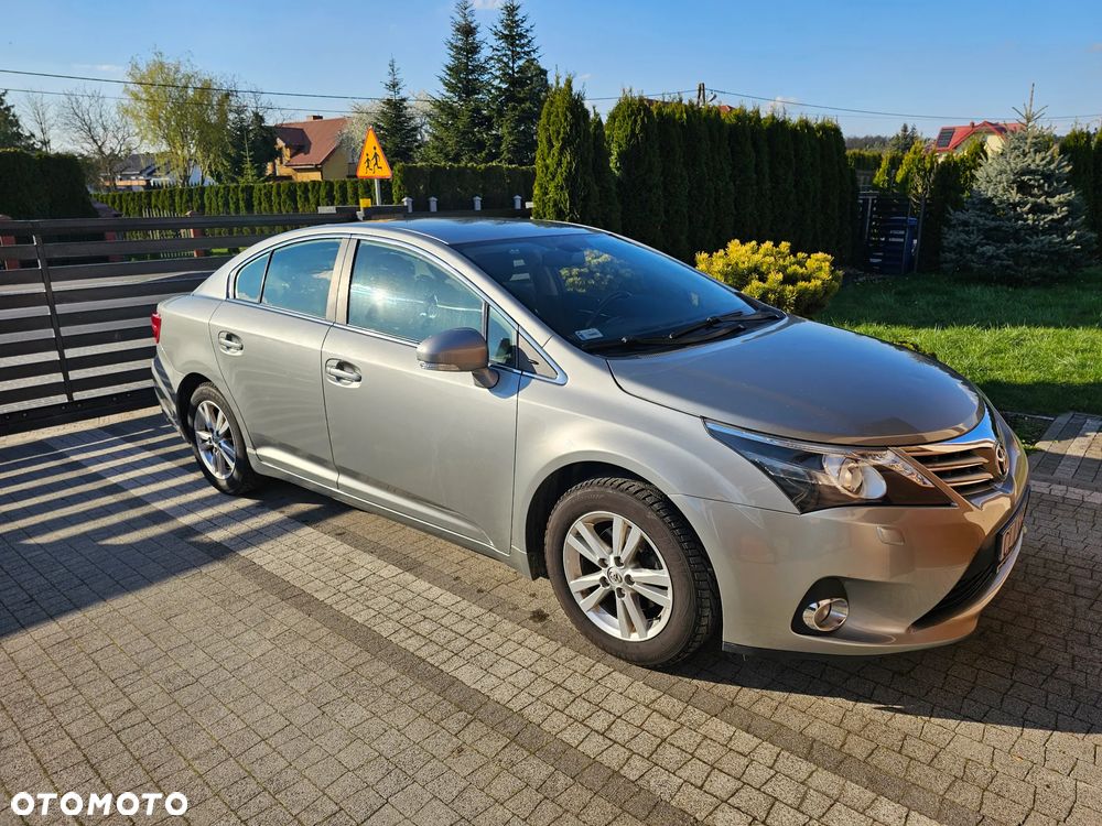 Toyota Avensis 1.8 Sol plus - 1