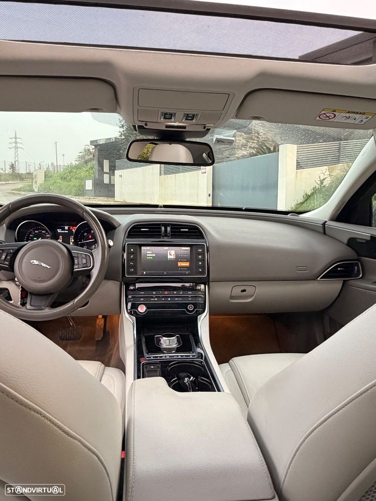 Jaguar XE 2.0 D Prestige Aut. - 15