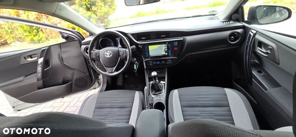 Toyota Auris 1.6 D-4D Design Edition - 37